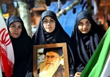 تجمع مردم ازنا در خیابان و عزاداری برای امام مظلوم در ماه محرم