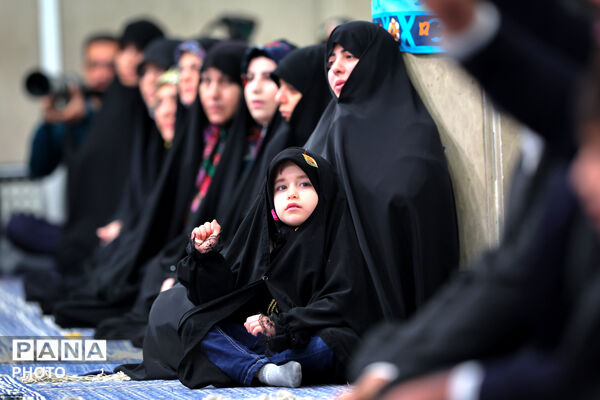 لحظه‌های ماندگار دیدار دانش‌آموزان با رهبر شهید انقلاب