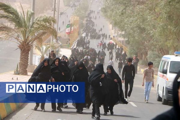 جاماندگانی که در غبار راه پیمودند