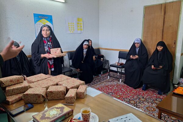 جلسه ستاد دهه فجر در حوزه حضرت زینب(س)بسیج سپاه احمد ابن موسی (ع) در شیراز 
