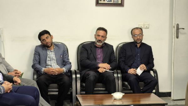برگزاری جلسه شورای اداری در بلده