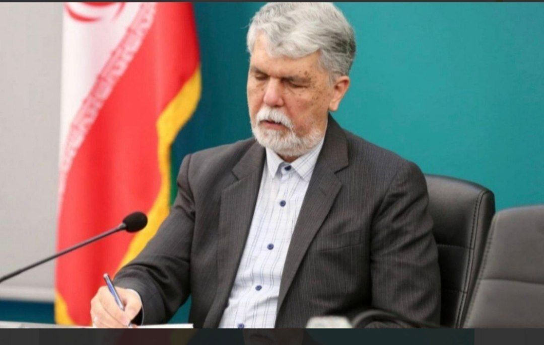 وزیر ارشاد: زنان فوتبالیست مدال طلای جهانی وطن‌ دوستی را با خود آوردند