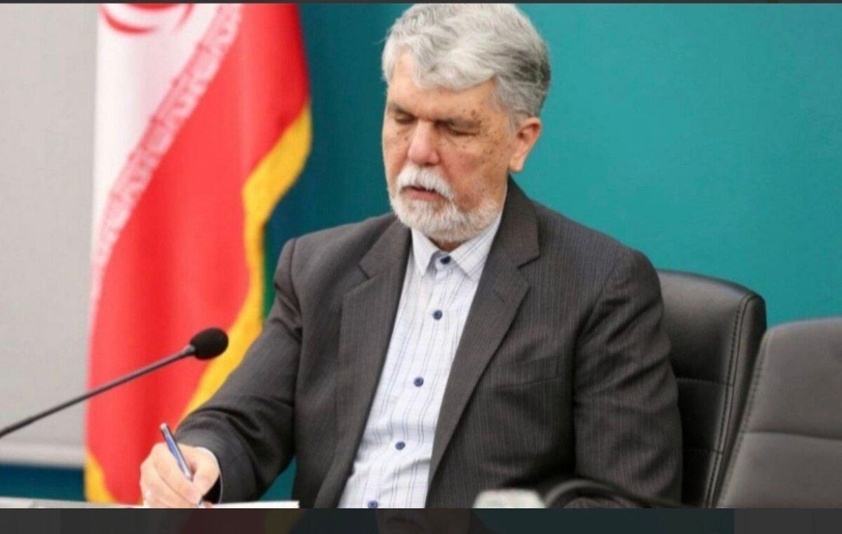 وزیر ارشاد: زنان فوتبالیست مدال طلای جهانی وطن‌ دوستی را با خود آوردند