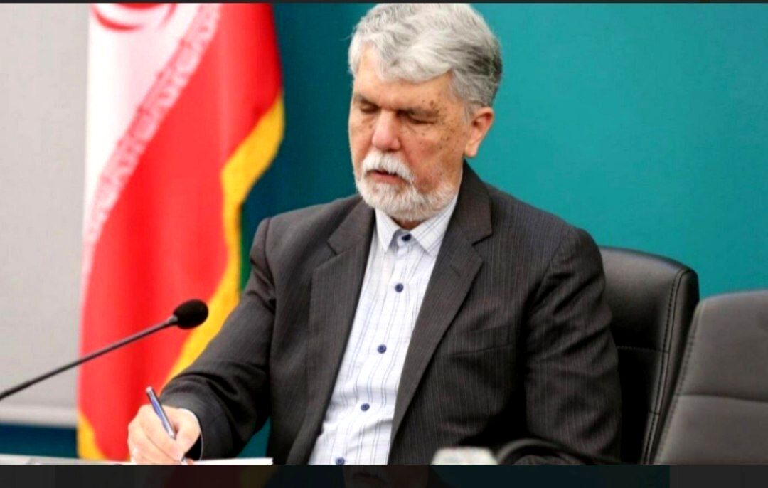 وزیر ارشاد: زنان فوتبالیست مدال طلای جهانی وطن‌ دوستی را با خود آوردند