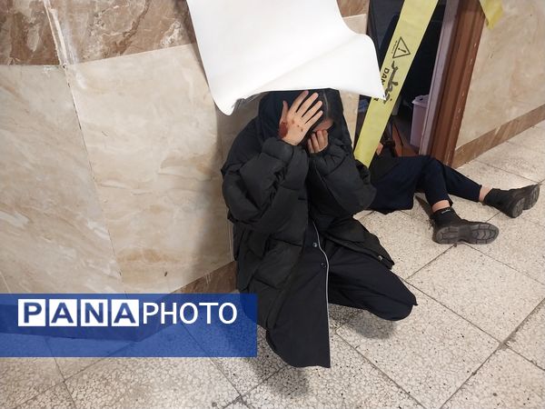 اجرای طرح مانور زلزله در دبیرستان سرافرازان