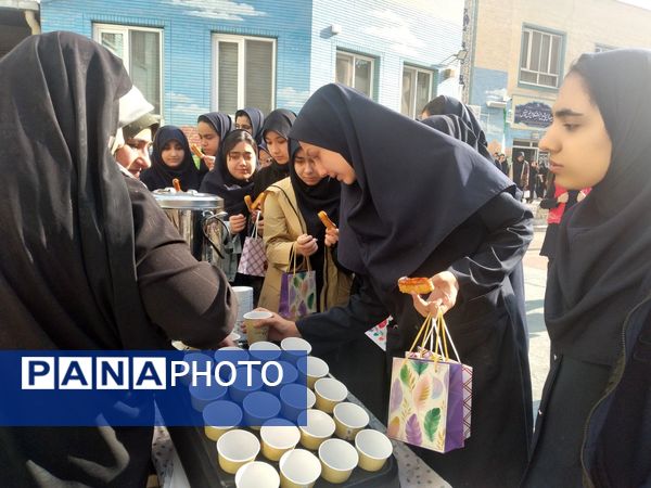 جشن نیمه‌شعبان در دبیرستان شاهد ارض اقدس ناحیه۳ مشهد
