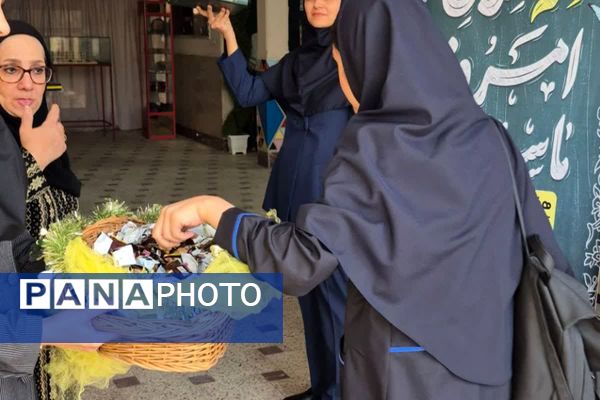 بهار دانش در هنرستان کوثر شهر قیامدشت