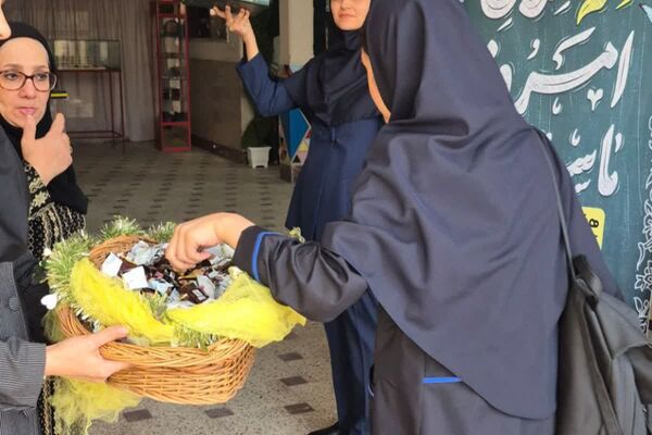 بهار دانش در هنرستان کوثر شهر قیامدشت