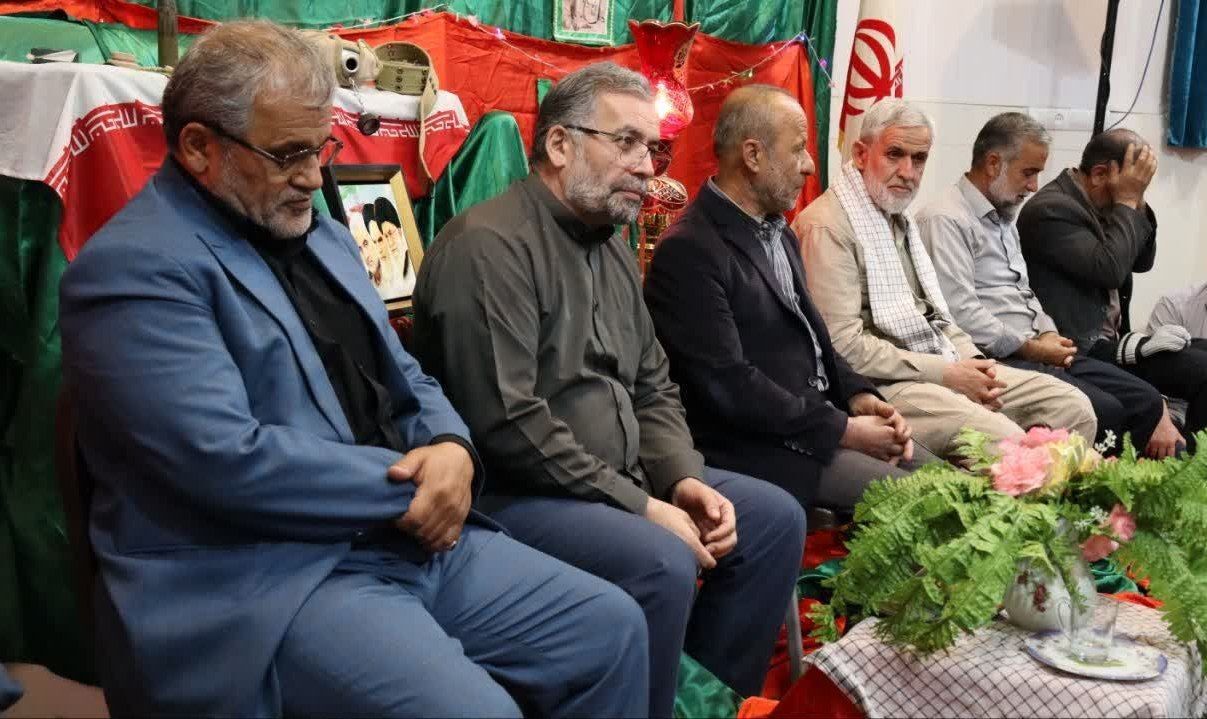 رزمندگان دفاع مقدس با روایت خاطرات، نسل جدید را با فرهنگ ایثار آشنا کردند