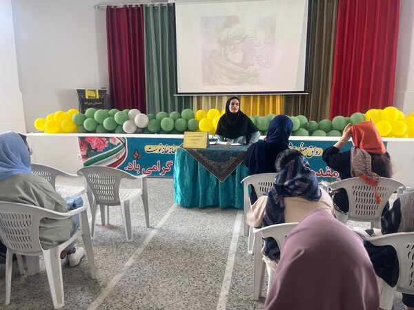 جلسه اولیا و مربیان پایه سوم در دبستان شهید تندگویان
