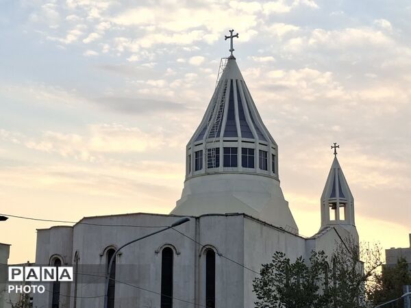 تهران در جشن بزرگ «امت احمد» به استقبال میلاد پیامبر(ص) و امام صادق (ع) رفت