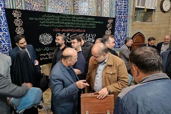 برپایی میزخدمت باحضور مسئولان و نمایندگان قوای مجریه و مقننه در بخش خاوران شهرستان ری