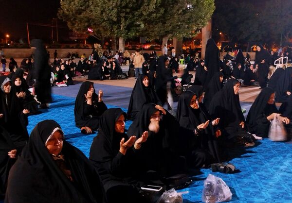  مراسم عزاداری اباعبدالله الحسین(ع) در مسجد شهدای گمنام 
