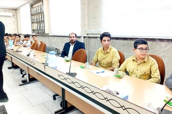 تجلیل از فرهنگیان و دانش آموزان فعال حوزه  نماز در شهرستان قدس