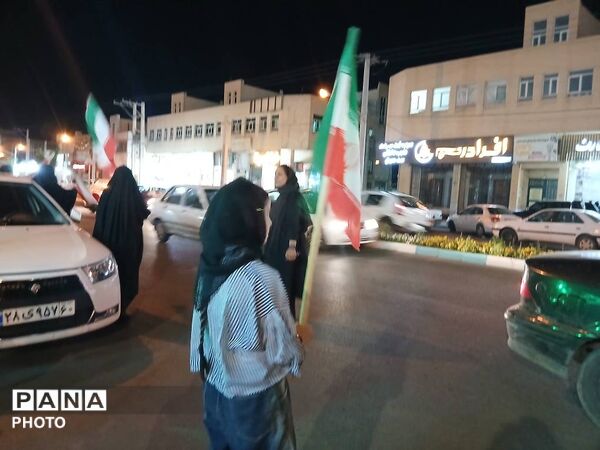 دهه نودی‌‌های یزدی پای کار انقلاب