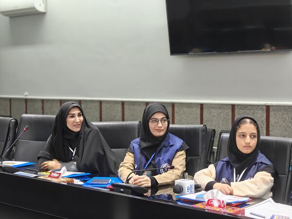 نشست صمیمانه نماینده وزیر آموزش و پرورش با دانش آموز خبرنگاران پانا کرمانشاه