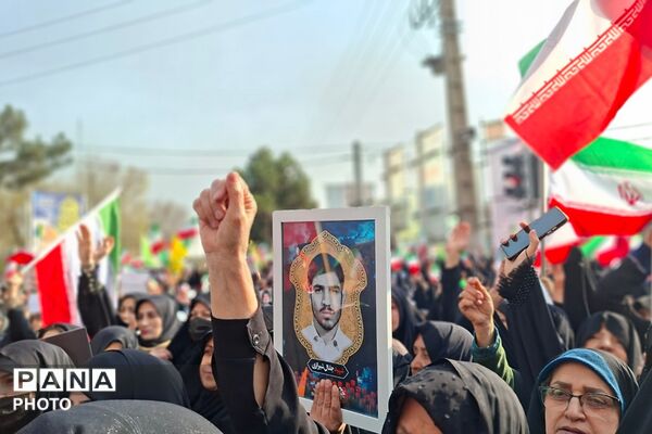 بیعت مردم قرچک با سومین رهبر نظام مقدس جمهوری اسلامی ایران