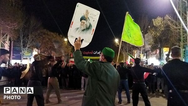 عزاداری های خیابانی در شب شانزدهم شهادت رهبر معظم انقلاب اسلامی در نیشابور 
