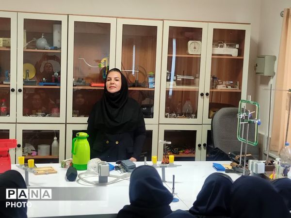 کارگاه علمی،آموزشی دانش‌آموزان دبیرستان اهل‌البیت(ع) ناحیه ۴ کرج