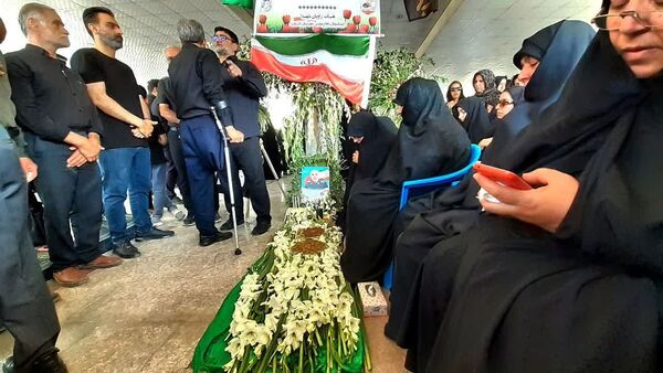 حزن عاشورایی در گلزار شهدای سیدمحمد کازرون