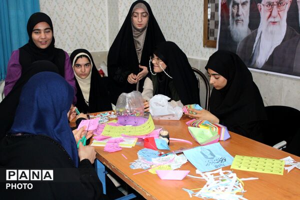 پاتوق دختران نوجوان مبارز در سملقان 