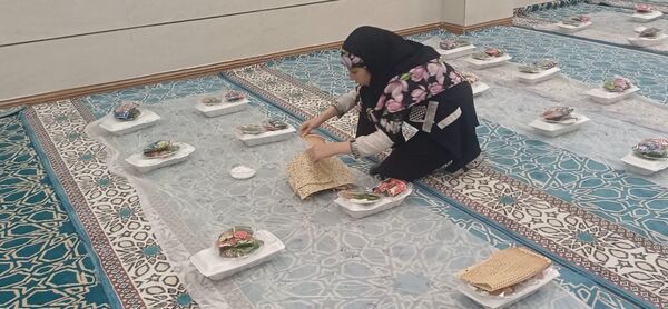 ضیافت افطاری همزمان با ولادت امام حسن  مجتبی(ع) در دبستان شهید عبایی ۲