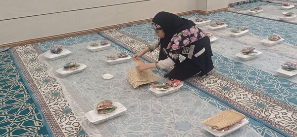 ضیافت افطاری همزمان با ولادت امام حسن  مجتبی(ع) در دبستان شهید عبایی ۲