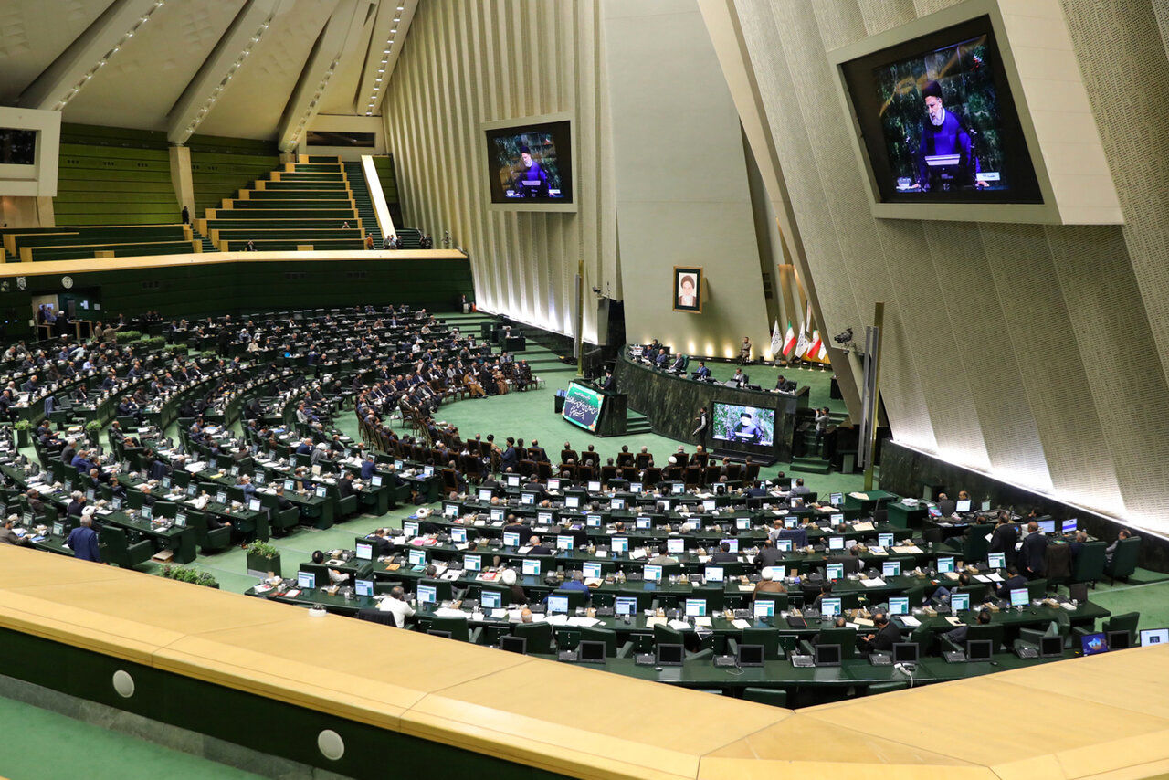 نشست علنی مجلس شورای اسلامی آغاز شد