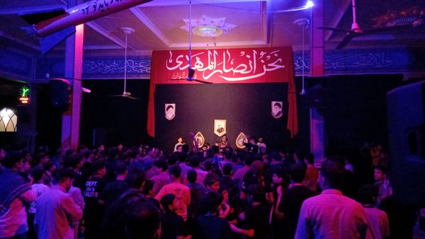 شبی معنوی برای دانش آموزان معتکف 