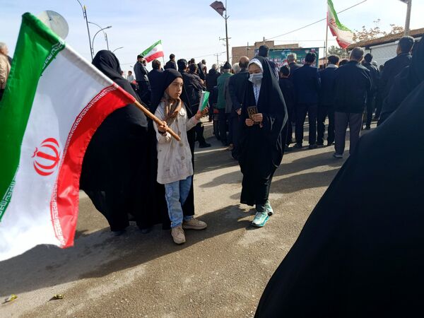نسل آینده در راهپیمایی ۲۲ بهمن شهرستان کندر دیده شد