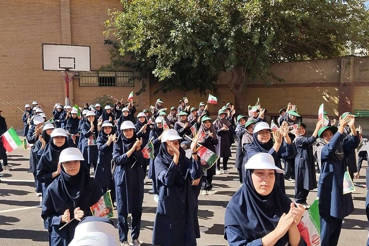همدل و هم یاور دانش آموز