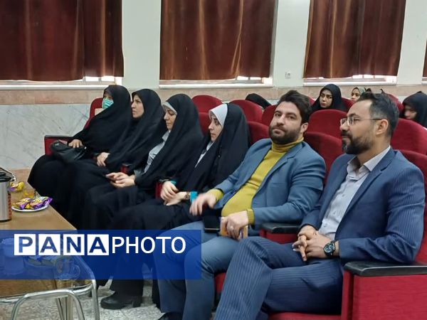 جشن تجلیل از دانش‌آموزان خبرنگاران فعال پانا و دانش‌آموزان رتبه‌های برتر شاهد  