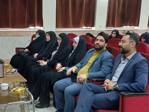 جشن تجلیل از دانش‌آموزان خبرنگاران فعال پانا و دانش‌آموزان رتبه‌های برتر شاهد  