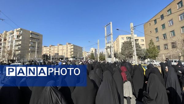 حضور پر شور مردم غیور ملارد در نماز جمعه و راهپیمایی جشن پیروزی و نصر الهی 