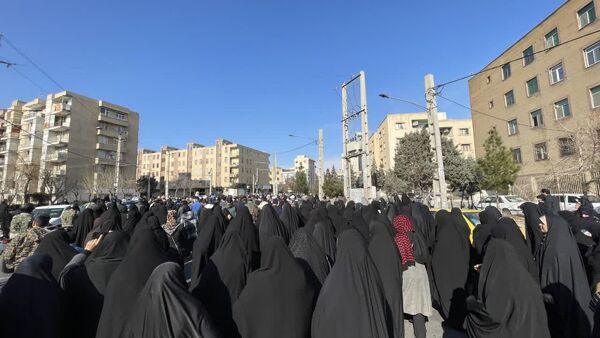 حضور پر شور مردم غیور ملارد در نماز جمعه و راهپیمایی جشن پیروزی و نصر الهی 