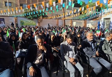 نواخته شدن زنگ مهر و ایثار و مقاومت در دبیرستان خدیجه کبری(س) ناحیه ۴
