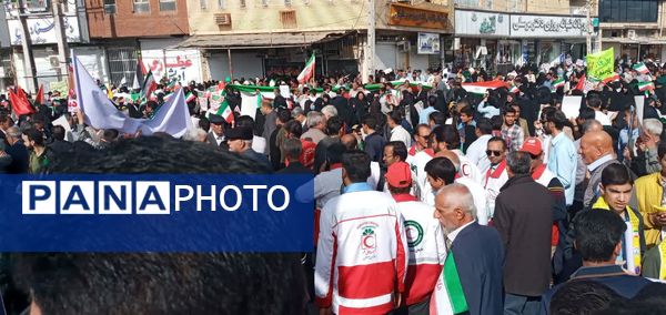 حضور دانش‌آموزان مدرسه نمونه دولتی علی ابن ابی طالب جیرفت در راهپیمایی یوم الله ۲۲ بهمن