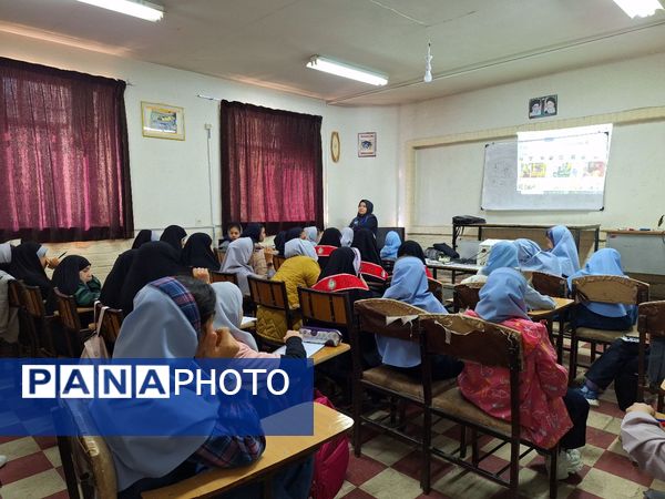  دوره مقدماتی خبرنگاری در پژوهشسرای دانش‌آموزی ناحیه۶ مشهد