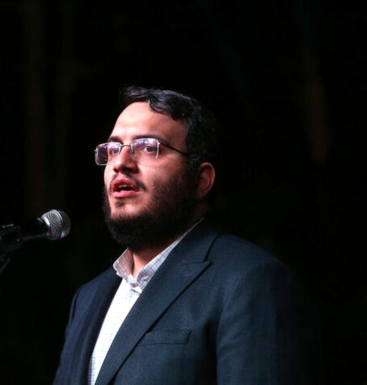 دادمان: ادبیات مقاومت سراغ انسان مقاومت در بیرون مرزها برود