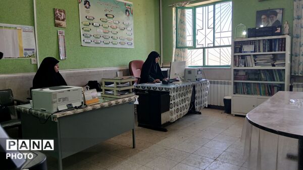 زیباسازی و شاداب سازی محیط دبیرستان شقایق و استقلال قلقلرود تویسرکان