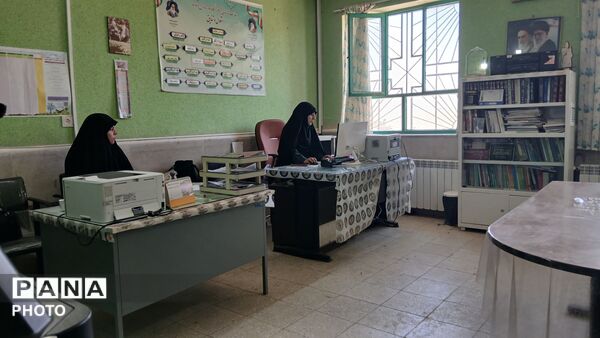 زیباسازی و شاداب سازی محیط دبیرستان شقایق و استقلال قلقلرود تویسرکان