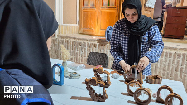 افتتاح نمایشگاه بزرگ خوراکی های محلی و صنایع دستی شهرستان میبد 