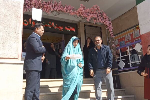  انتخابات همیار مشاور در آموزشگاه هیأت امنایی فرزانگان ملارد
