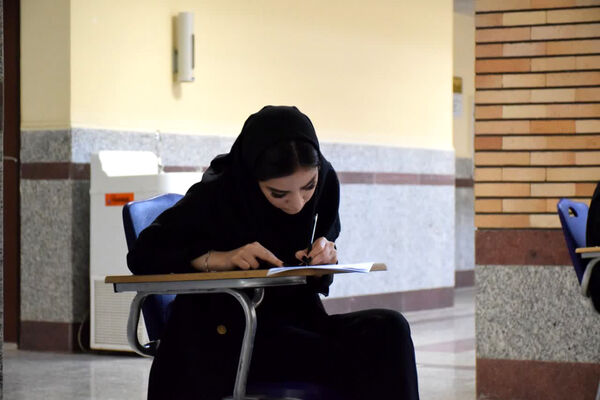 رقابت داوطلبان کنکور رشته تجربی در دانشگاه قم