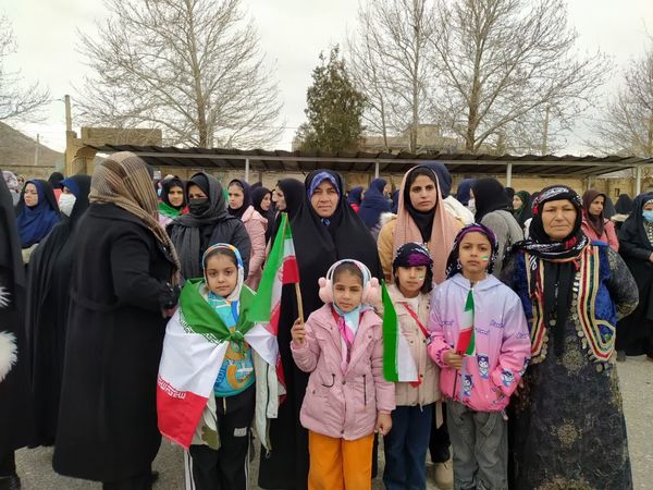 مردم منطقه بیرانوند یکپارچه در جشن انقلاب