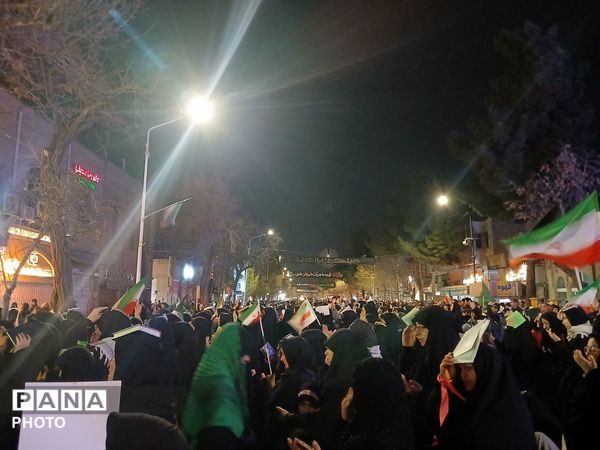 حضور پر شور و حماسی مردم نیشابور در هشتمین روز از شهادت امام شهید خامنه ای