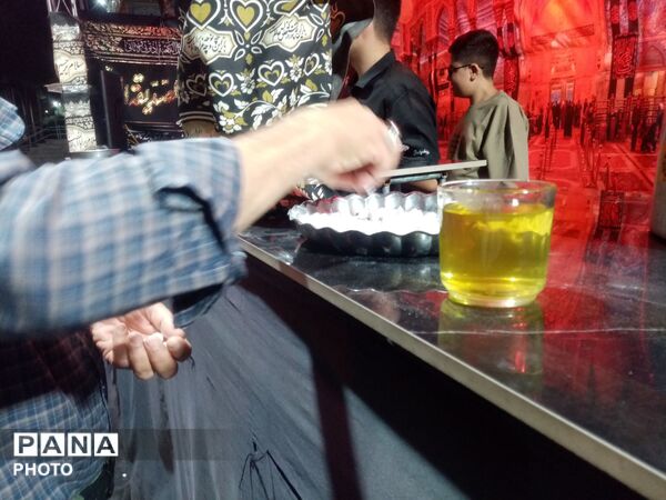برپایی چایخانه حضرت رضا(ع) در جوار حرم مطهر سید مرتضی(ع) کاشمر
