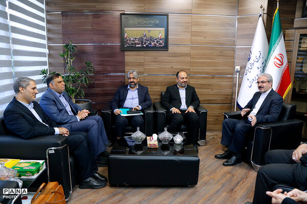 بازدید معاون پرورشی و فرهنگی از مرکز اطلاع‌رسانی و روابط عمومی وزارت آموزش و پرورش