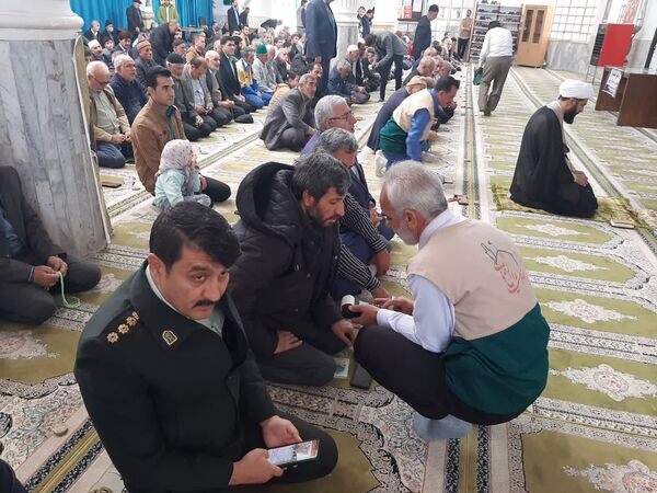 برپایی میز خدمت و جمع آوری کمک‌های مردمی برای جبهه مقاومت 