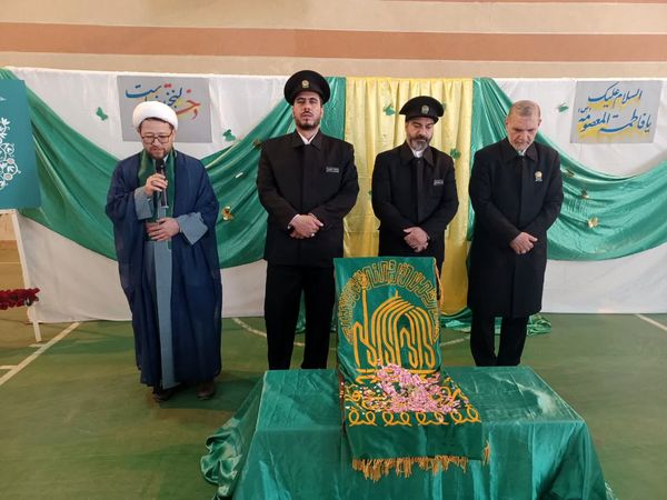 استقبال دانش‌آموزان بیرجندی از خادمان حرم امام رضا(ع)